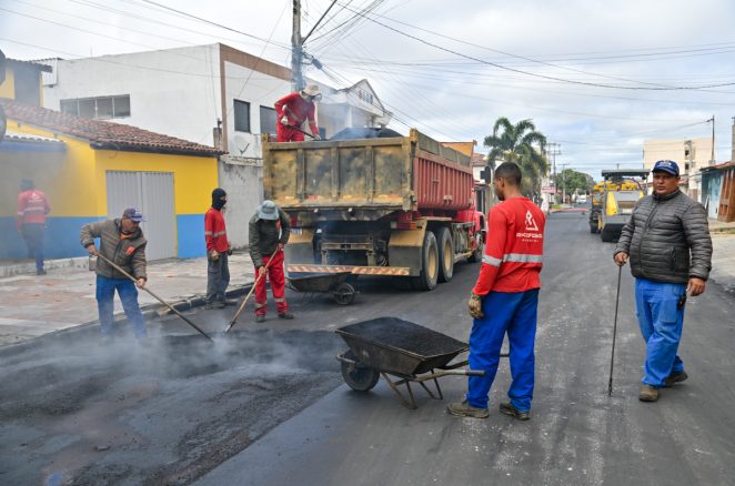 Prefeitura conclui recapeamento asfáltico na Avenida Guanambi para melhorar tráfego na Zona Oeste