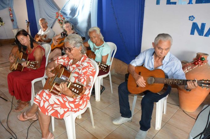 Recital de Natal no Centro de Convivência do Idoso reúne talentos musicais de todas as idades