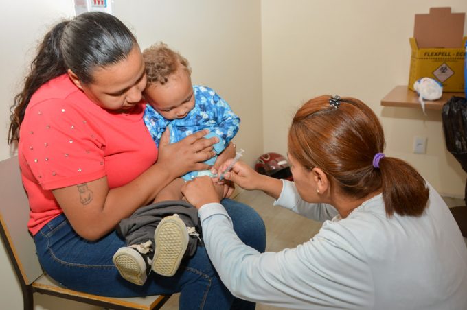 Mais uma repescagem de vacinação contra influenza é realizada no Boulevard Shopping e no Centro Glauber Rocha