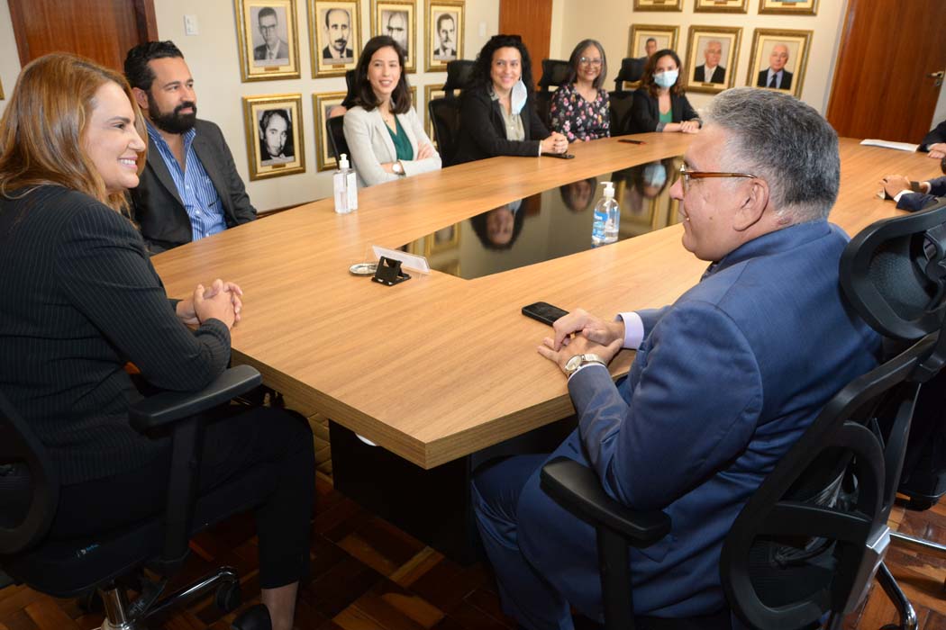 O atributo alt desta imagem está vazio. O nome do arquivo é Reuni%C3%A3o-Consultores-22-11-1.jpg