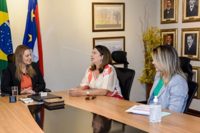 Sheila Lemos recebe prefeita de Aracatu e conversa sobre desenvolvimento regional