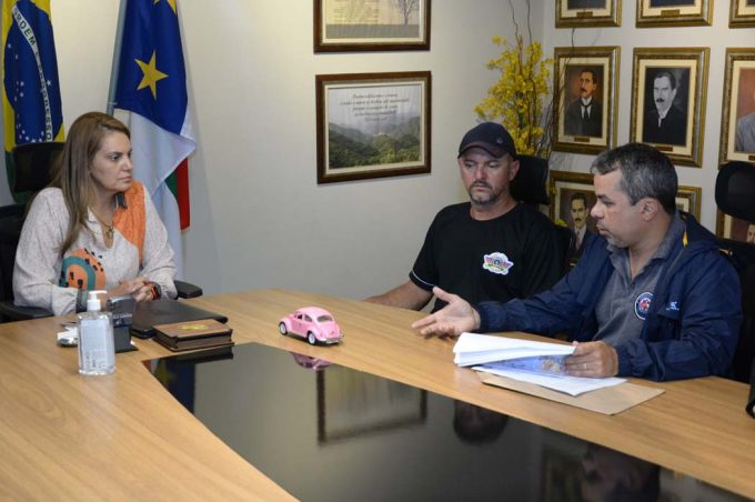 Governo Municipal garante apoio logístico à realização do 8º Encontro de Carros Antigos de Vitória da Conquista