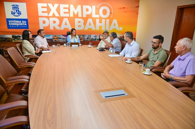 Representantes do Jardim Candeias levam demandas da localidade ao Governo Municipal