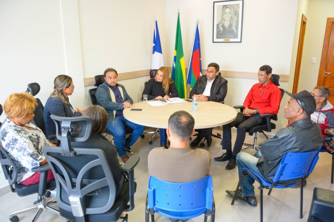 Moradores do Bairro Jatobá apresentam pleitos nas áreas de saúde, educação e iluminação à prefeita Sheila Lemos