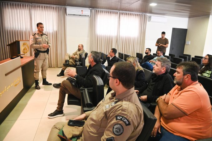 Prefeitura e Polícia Militar alinham detalhes para realização do projeto “PM no Pôr do Sol” no Cristo de Mário Cravo