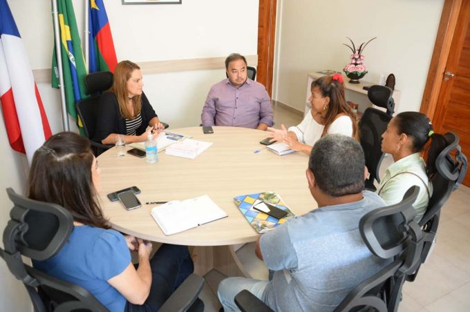 Na PZO, Prefeita Sheila Lemos recebe lideranças de condomínios residenciais e localidades da zona rural