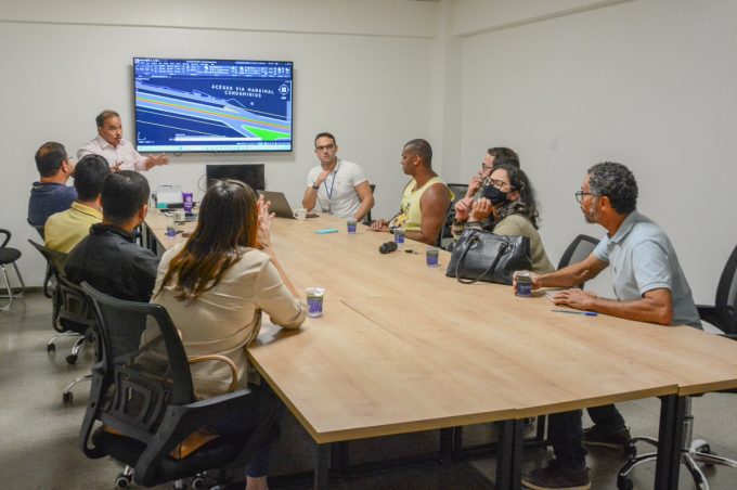 Seinfra reúne moradores do entorno da Avenida Presidente Vargas para discutir acesso aos condomínios