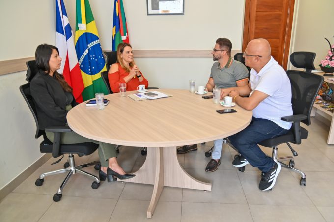 Governo Municipal e representantes da sociedade civil debatem parcerias