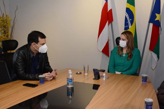 Prefeita e secretário de Saúde de Salvador compartilham experiências no combate à Covid-19