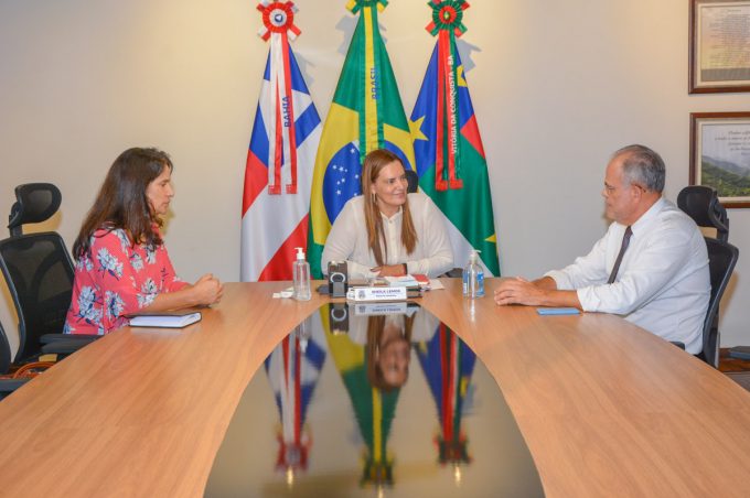 Prefeita dialoga com vereador Augusto Cândido sobre solicitações do mandato