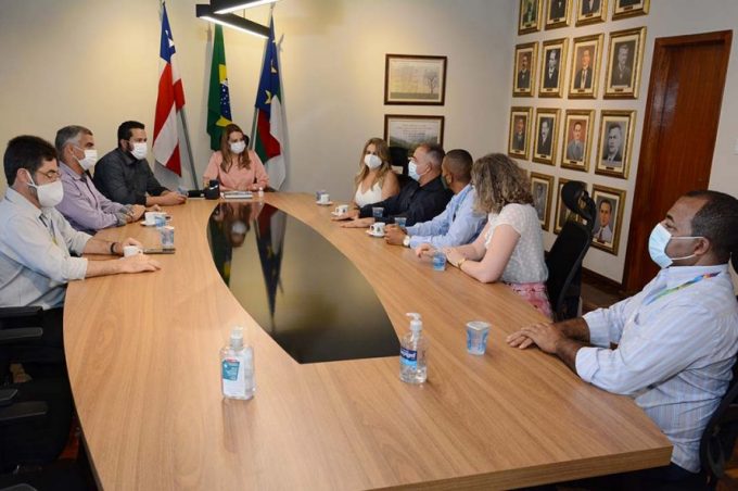 Prefeita Sheila Lemos ressalta importância de implantação de novo centro de distribuição dos Correios no bairro Brasil