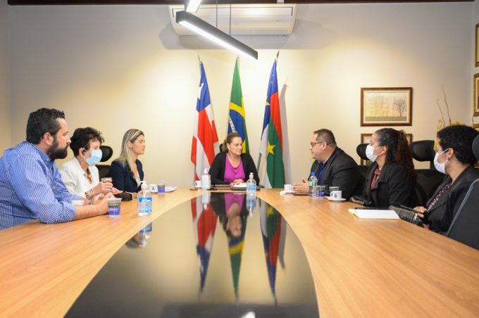 Recebidos em audiência pela prefeita, moradoras da zona rural e vereador Luciano Gomes apresentam pautas comunitárias