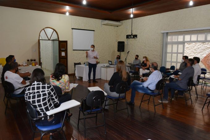 Prefeitura discute ampliação do alcance de programas de assistência social na zona rural