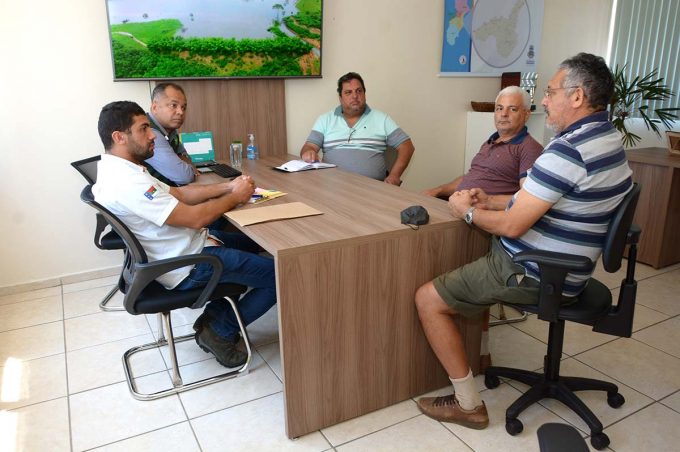 Governo Municipal começa a se preparar para as chuvas de final de ano ouvindo climatologista da Uesb