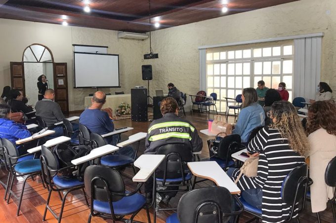 Conselho Municipal da Pessoa com Deficiência, secretários municipais e entidades discutem acessibilidade na cidade
