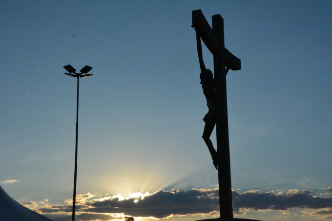 Pôr do Sol no Cristo movimenta o domingo em Vitória da Conquista