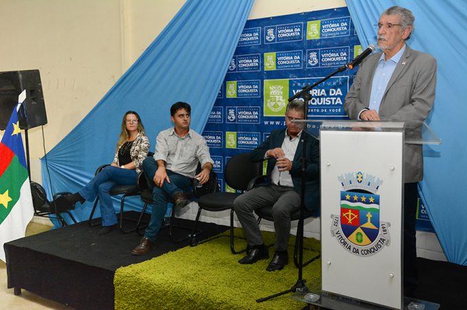 Governo Municipal autoriza reforma da praça na Urbis VI e anuncia mais obras