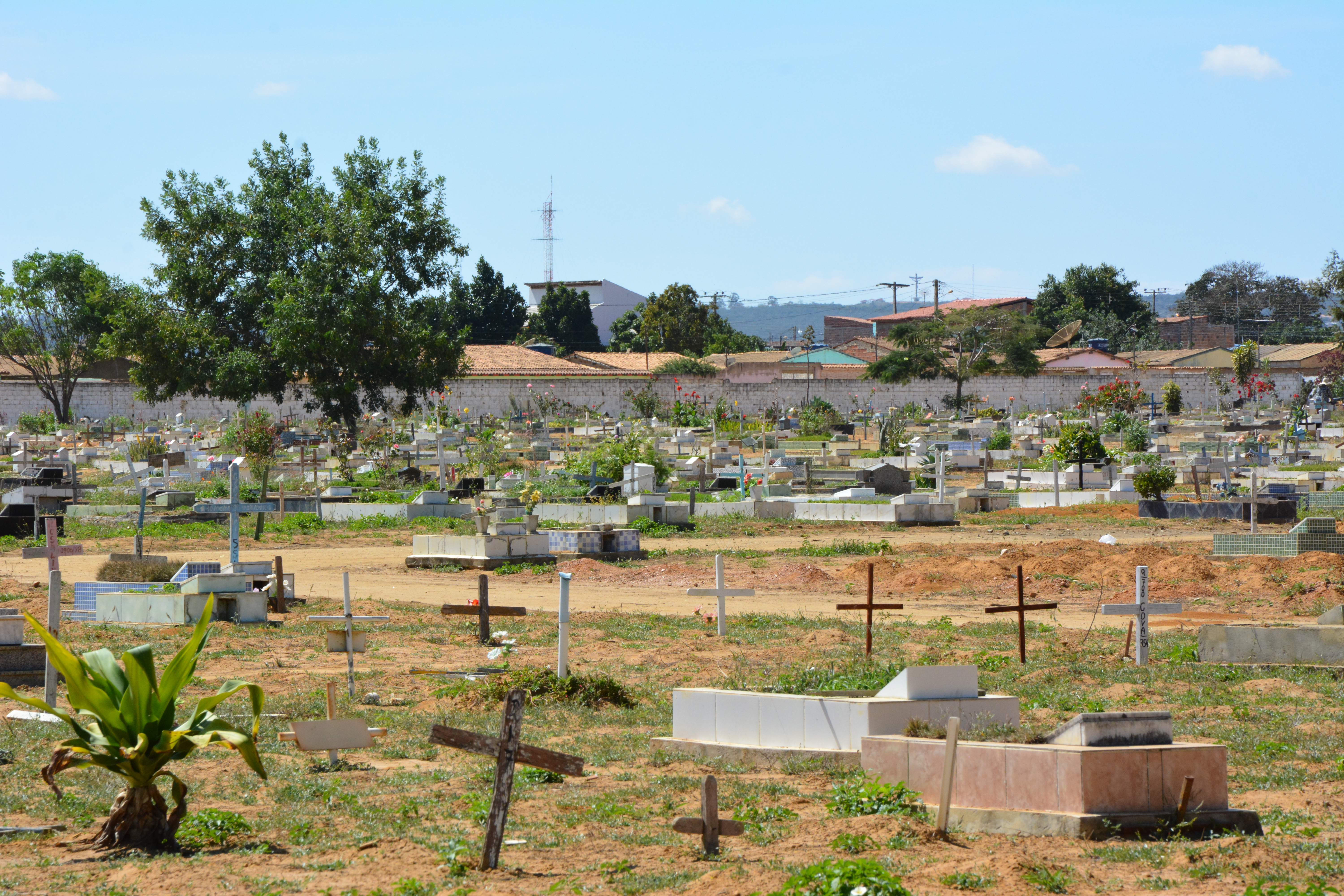 Prefeitura divulga lista das primeiras exumações no Cemitério do Kadija