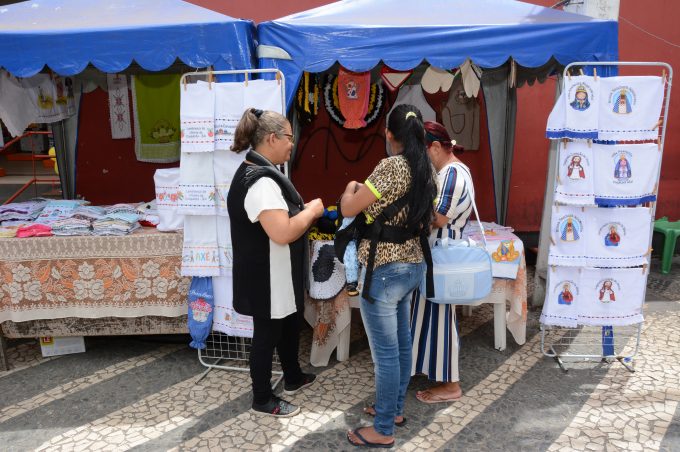 Feira de Economia Solidária: espaço de divulgação e comercialização para artesãos da cidade