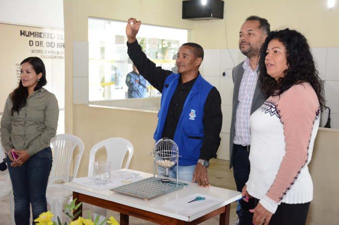 Prefeitura Municipal realiza sorteio de quiosques da Praça Norberto Aurich