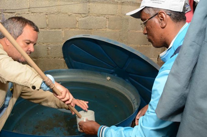 Ação conjunta da Prefeitura busca controlar o Aedes aegypti no Santa Terezinha