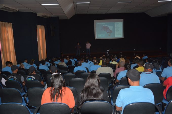 Prefeitura realiza palestra para os funcionários do transporte coletivo municipal