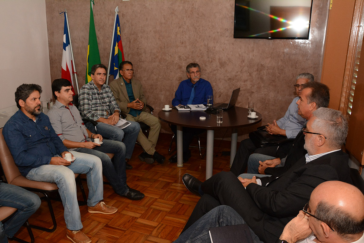 Prefeitura firma parcerias com setor industrial