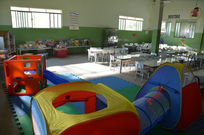Administração Municipal entrega brinquedoteca à Escola Municipal Maria Célia Ferraz