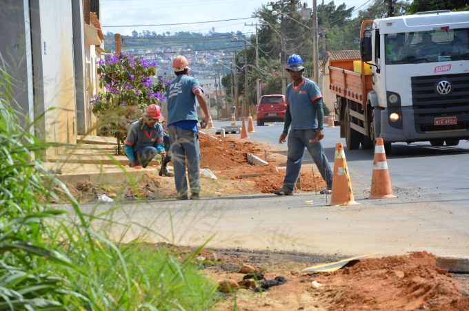 Prefeitura completa obras de pavimentação na Avenida Laura Nunes