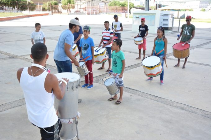 Oficina de percussão acontece no Centro Glauber Rocha