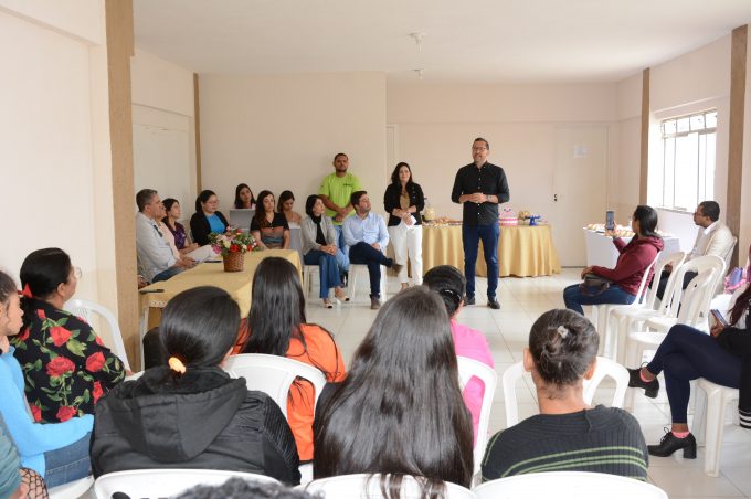 Prefeitura e Senai entregam mais de 580 certificados de cursos profissionalizantes realizados em residenciais do Miro Cairo
