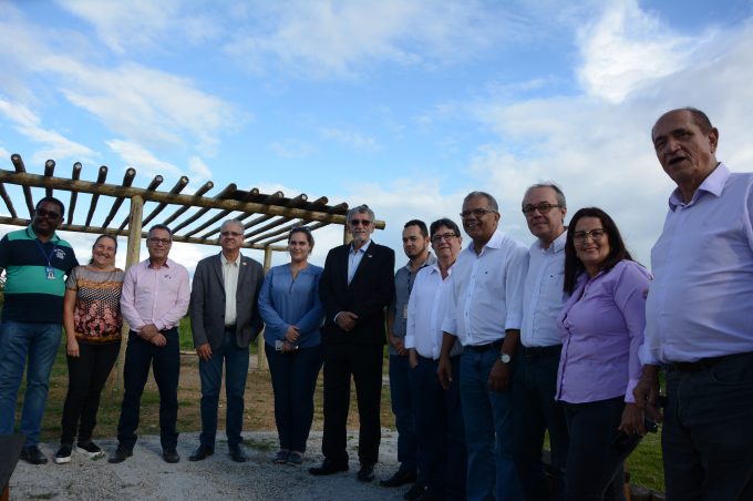 Prefeito reúne técnicos para discutir as obras de revitalização do Rio Verruga