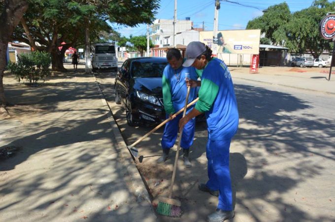 Prefeitura parabeniza os profissionais de limpeza pública pelo dia do Gari