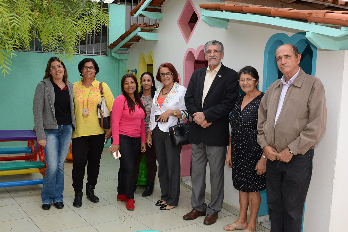 Prefeito e vice-prefeita visitam creche Boa Vista