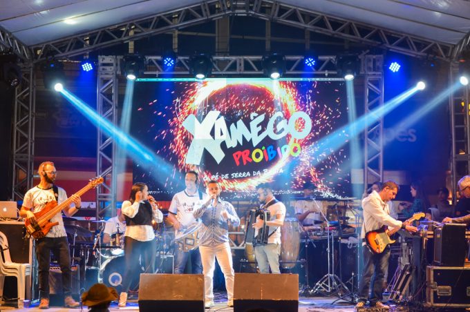 Xamêgo Proibido, Shalon Adonai e Viola Paraguaçu animam mais uma noite de Arraiá da Conquista na Nove de Novembro