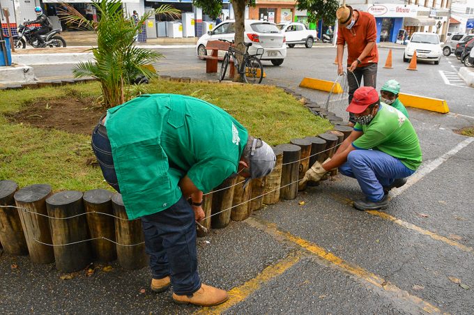 Semma repara danos causados por ação de vandalismo na Praça Barão do Rio Branco
