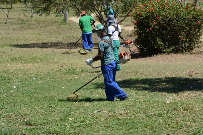Parque Lagoa das Bateias recebe mutirão de limpeza