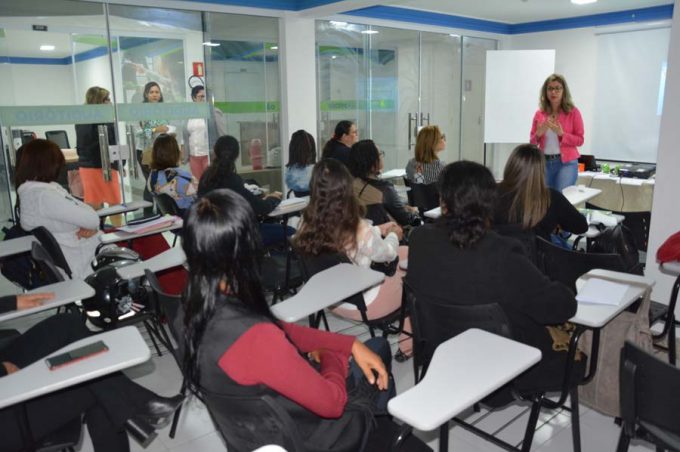 Mulheres empreendedoras participam de oficina de desenvolvimento pessoal