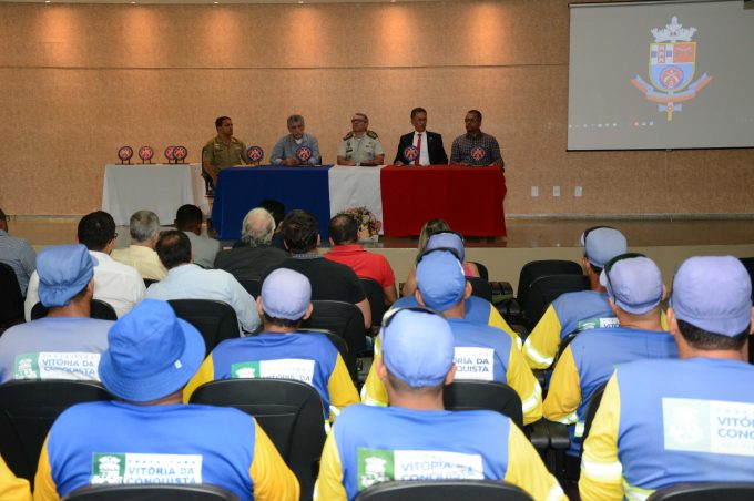 Prefeito e gestores municipais são homenageados pelo 9º Batalhão da PM