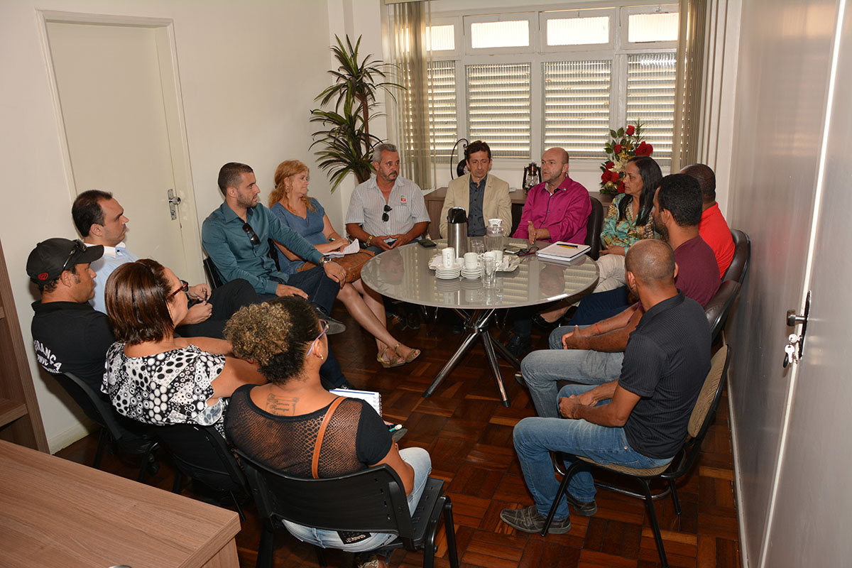 Administração Municipal recebe dirigentes do Sinserv