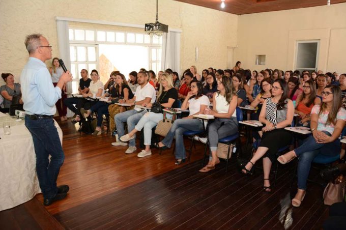 Prefeitura promove formação sobre a atuação integrada da Rede Socioassistencial
