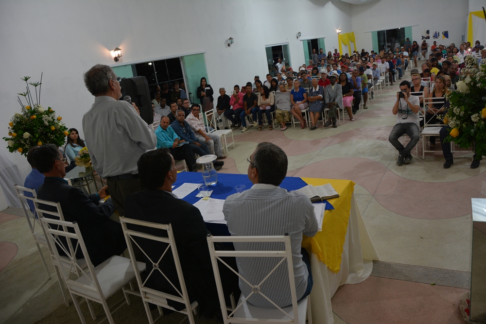Prefeito Herzem Gusmão se reúne com moradores de Lagoa das Flores