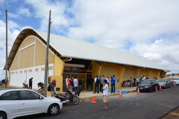 Governo Municipal entrega Quadra Poliesportiva no Vila Serrana