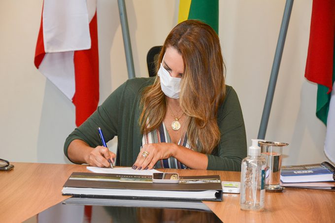 Prefeita autoriza abertura de processo seletivo para psicólogos, assistentes sociais e pedagogos