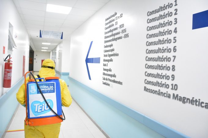 Combate à Covid-19: Prefeitura continua realizando higienização de locais com grande circulação de pessoas
