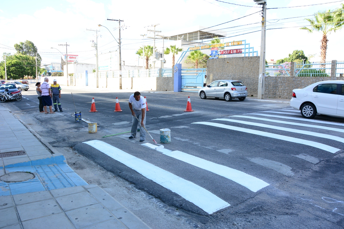 Prefeitura melhora sinalização na Av. Jorge Teixeira