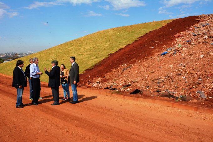 Prefeitura conhece projeto de saneamento básico de Uberlândia (MG), referência para o Brasil