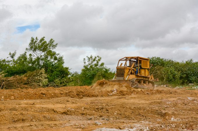 Vila do Servidor: Prefeitura realiza limpeza da área