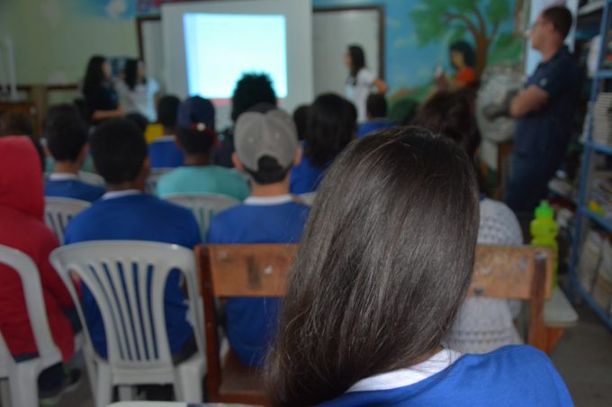 Crav realiza papo ativo sobre violência contra mulher na Escola Milton Santos