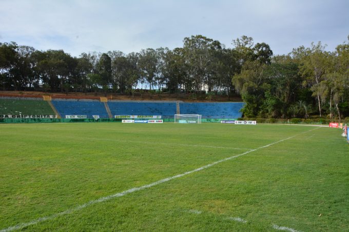Após suportar forte chuva, sistema de drenagem do gramado do Lomantão é destaque em rede nacional